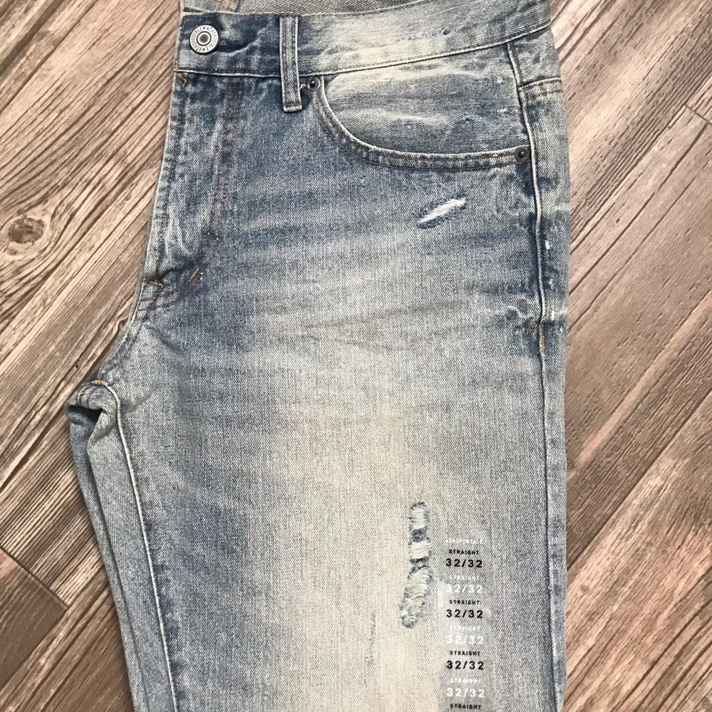 Brand New Men’s Aeropostale’s straight jeans!